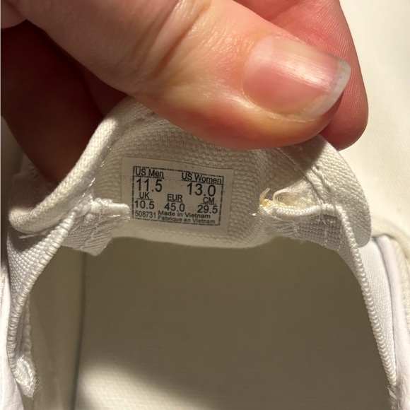 VANS Men's Classic White Slip-On Sneakers Size 11.5 Women’s Size 13 - Picture 6 of 8